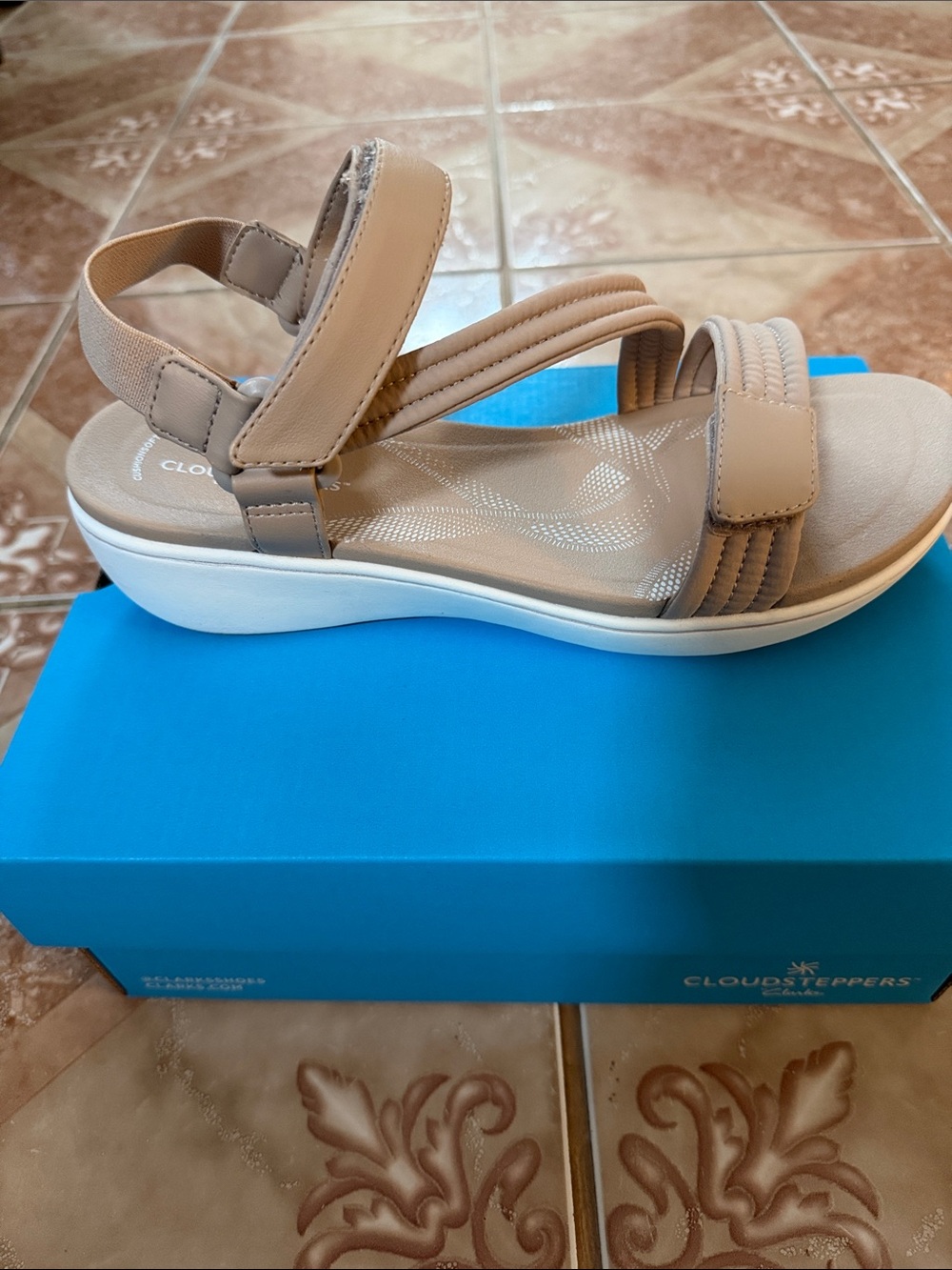 Women’s Neutral Strappy Comfort Sandal with Adjustable Straps